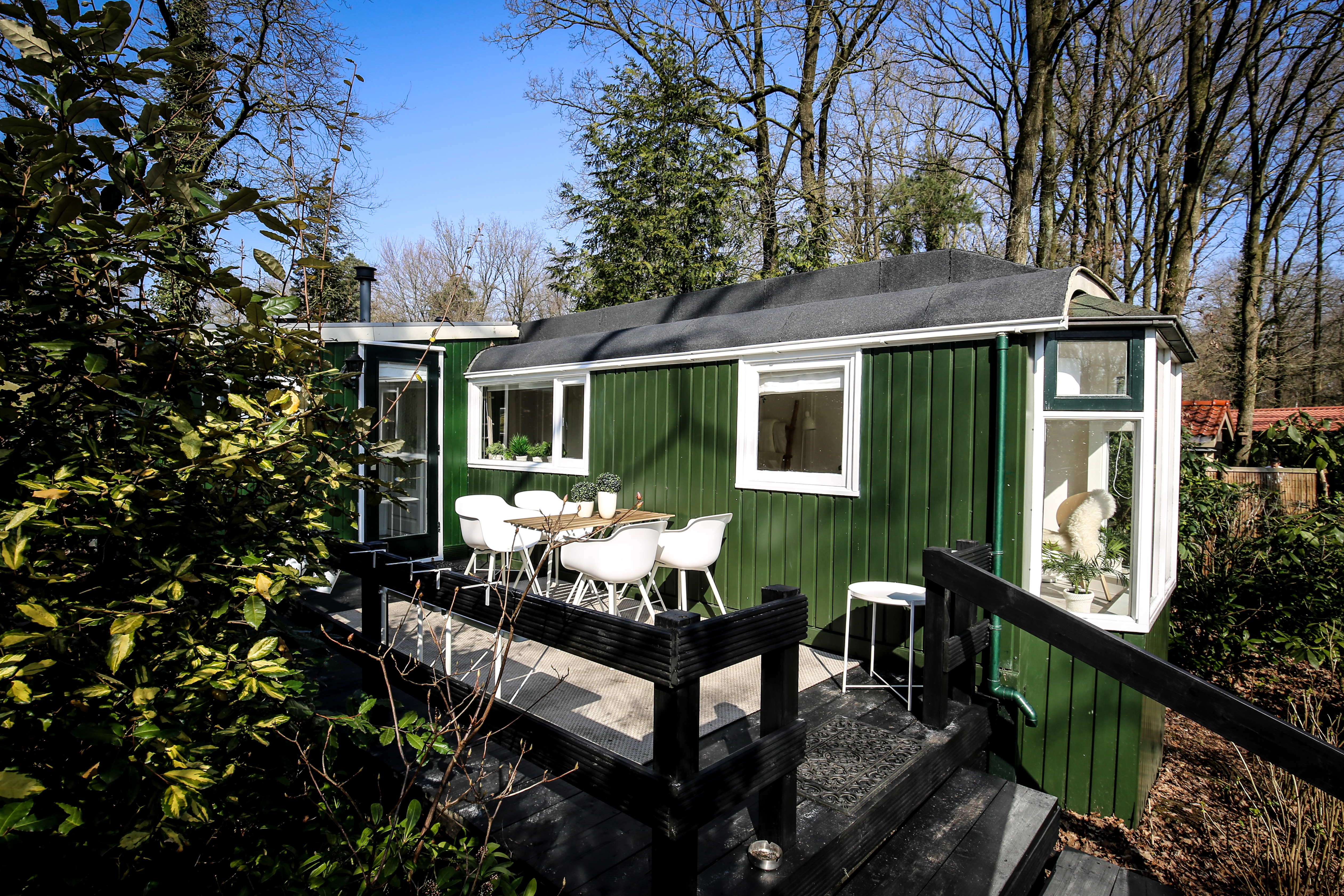 zijaanzicht terras vanuit tuin 5